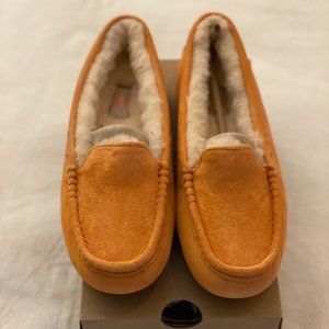Ugg Ansley Slipper- Suede and Sheepskin- Brand New in Box